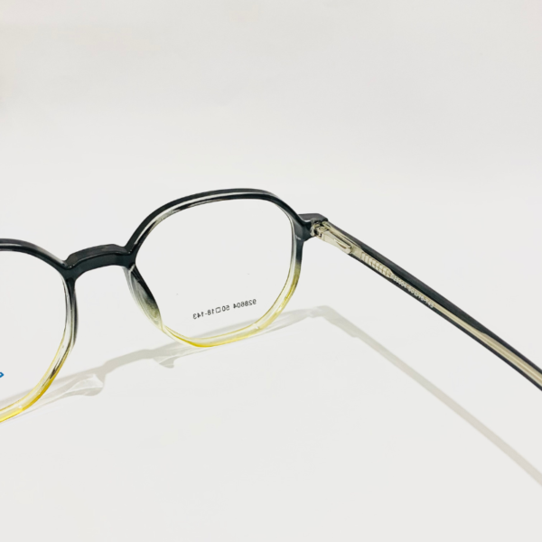 Dual colour Eyeglass